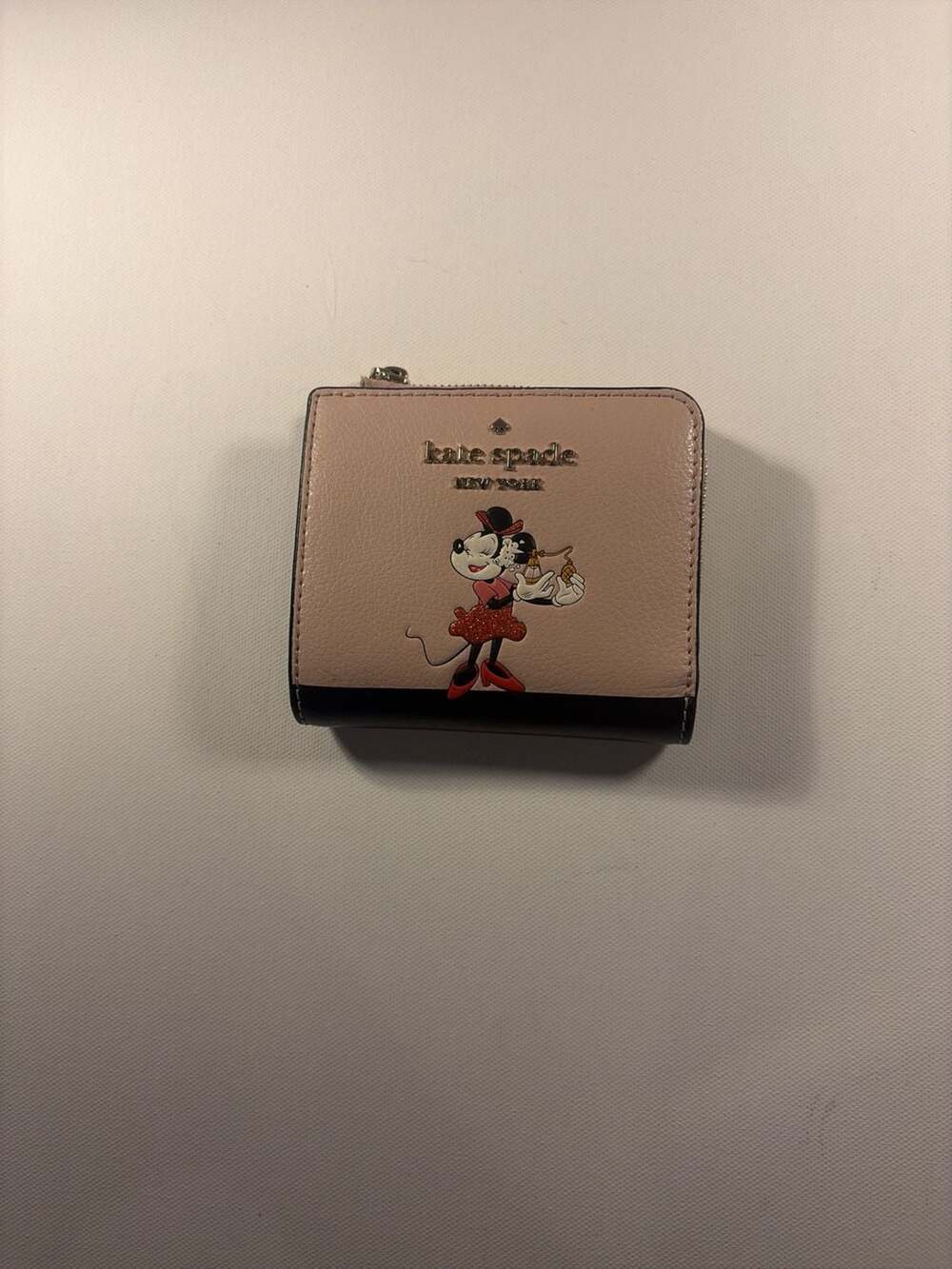 Kate Spade Disney Minnie Mouse L-Zip Bifold Wallet Pale Vellum Multi